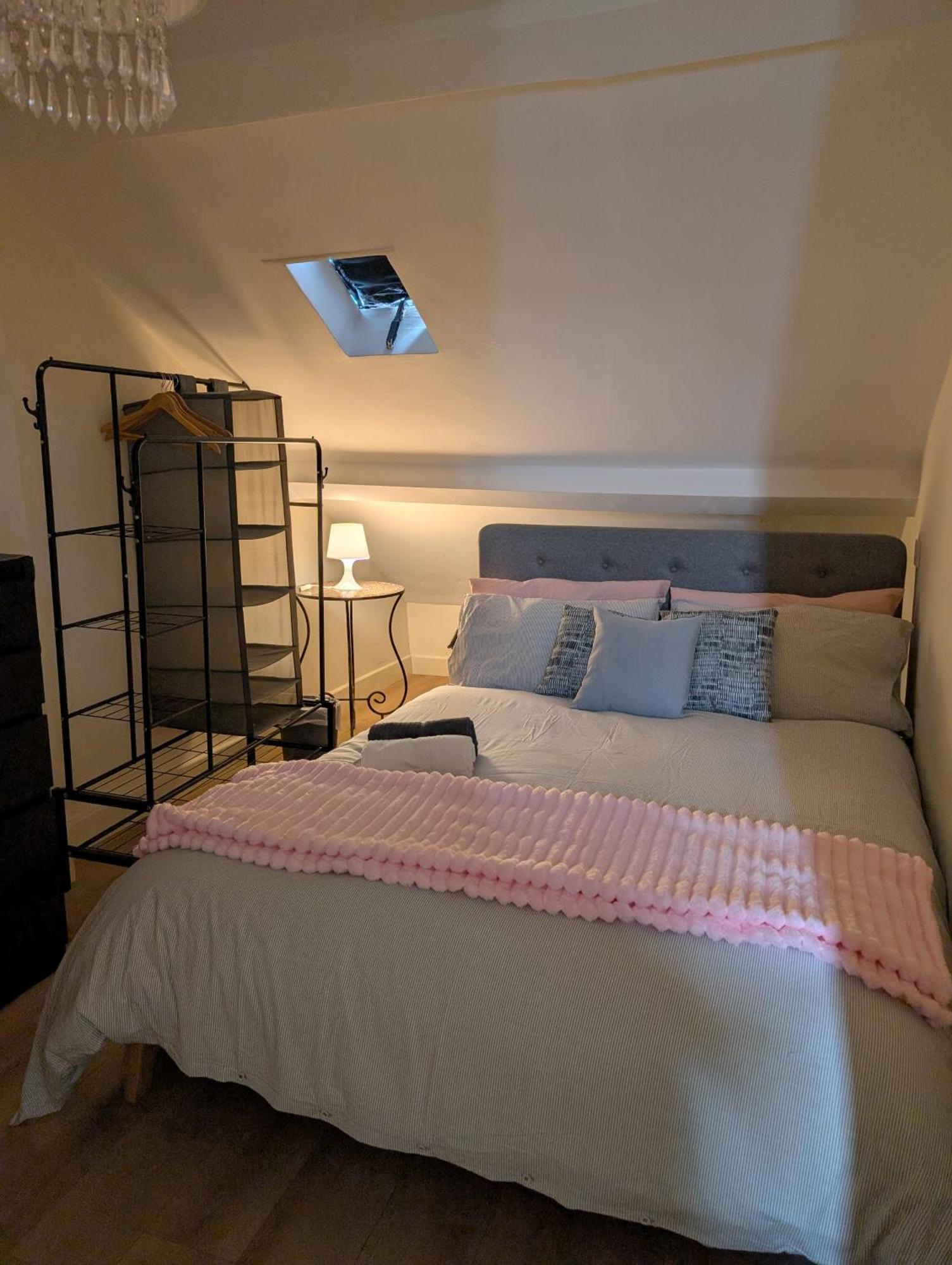 Cosy Modern One Bedroom In Hammersmith Appartamento *